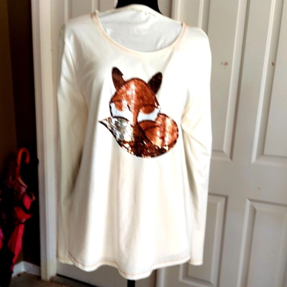 Tee's with sequin applique size L